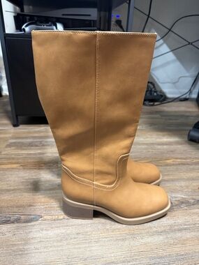 Women’s Tall Tan Pull-On Boots